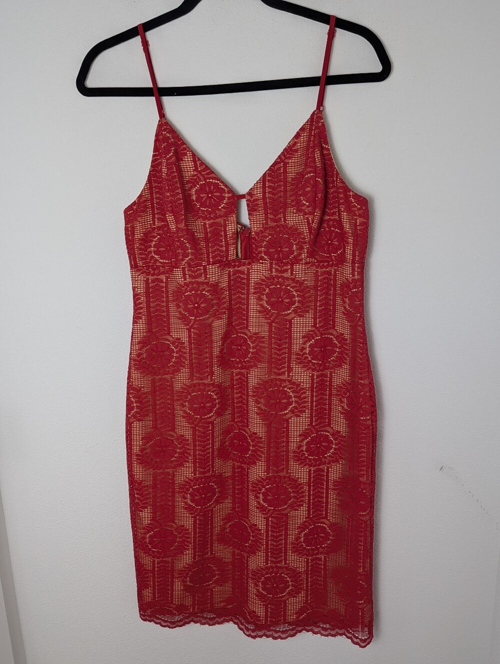 Lulus Avianna Red and Nude Lace Bodycon Mini Strap Dress Size Medium Sexy EUC - Picture 5 of 16